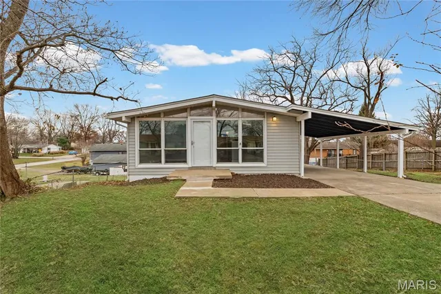 $269,000 | 6 Mound Drive, St. Peters, MO 63376