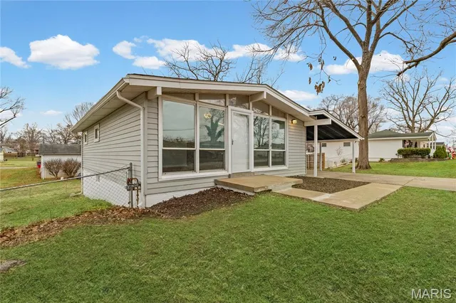 $263,000 | 6 Mound Drive, St. Peters, MO 63376