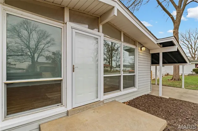 $263,000 | 6 Mound Drive, St. Peters, MO 63376