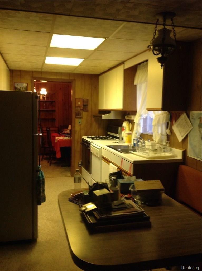 895 East Square Lake Road Troy, MI 48085 - Photo 15 of 21 image.jpg