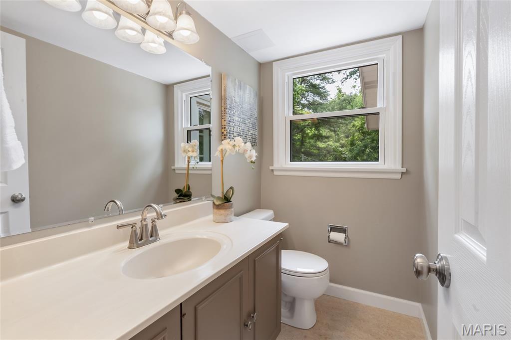 38 Ridgepoint Drive Chesterfield, MO 63017 - Photo 16 of 67