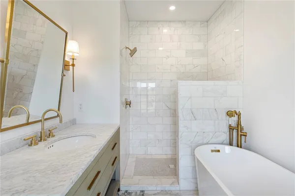 $3,575,000 | 17 East Hills Road, Westerly, RI 02891