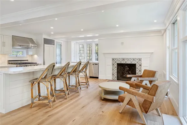 $3,575,000 | 17 East Hills Road, Westerly, RI 02891