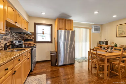 $849,000 | 14 Southard Drive, Island Park, NY 11558