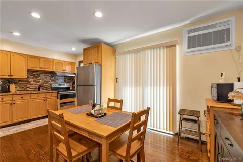 $849,000 | 14 Southard Drive, Island Park, NY 11558