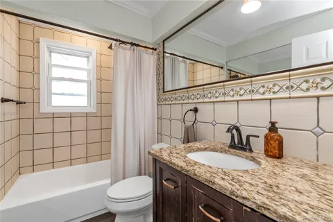 $849,000 | 14 Southard Drive, Island Park, NY 11558