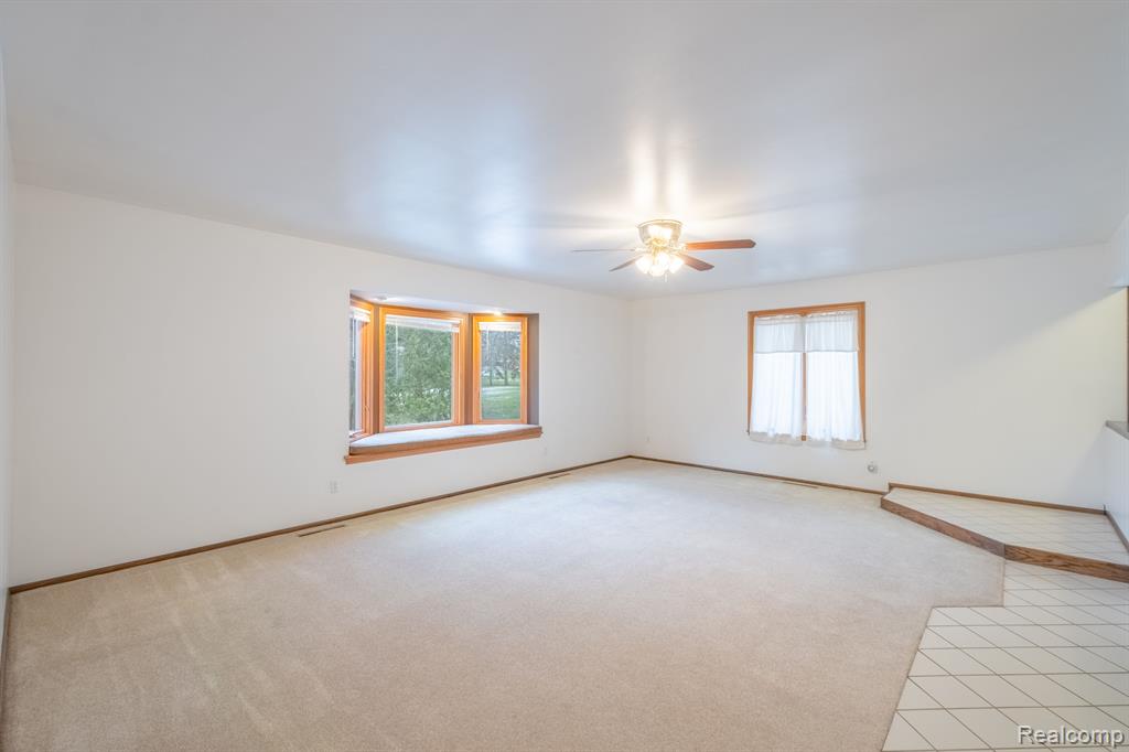 11046 Fenton Road Fenton, MI 48430 - Photo 6 of 24