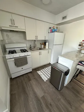 $2,950 | 6805 Southwest 88th Street, Unit 8, Pinecrest, FL 33156