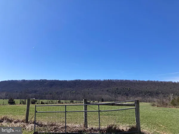 $425,000 | 2863 Christian Church Road, High View, WV 26808