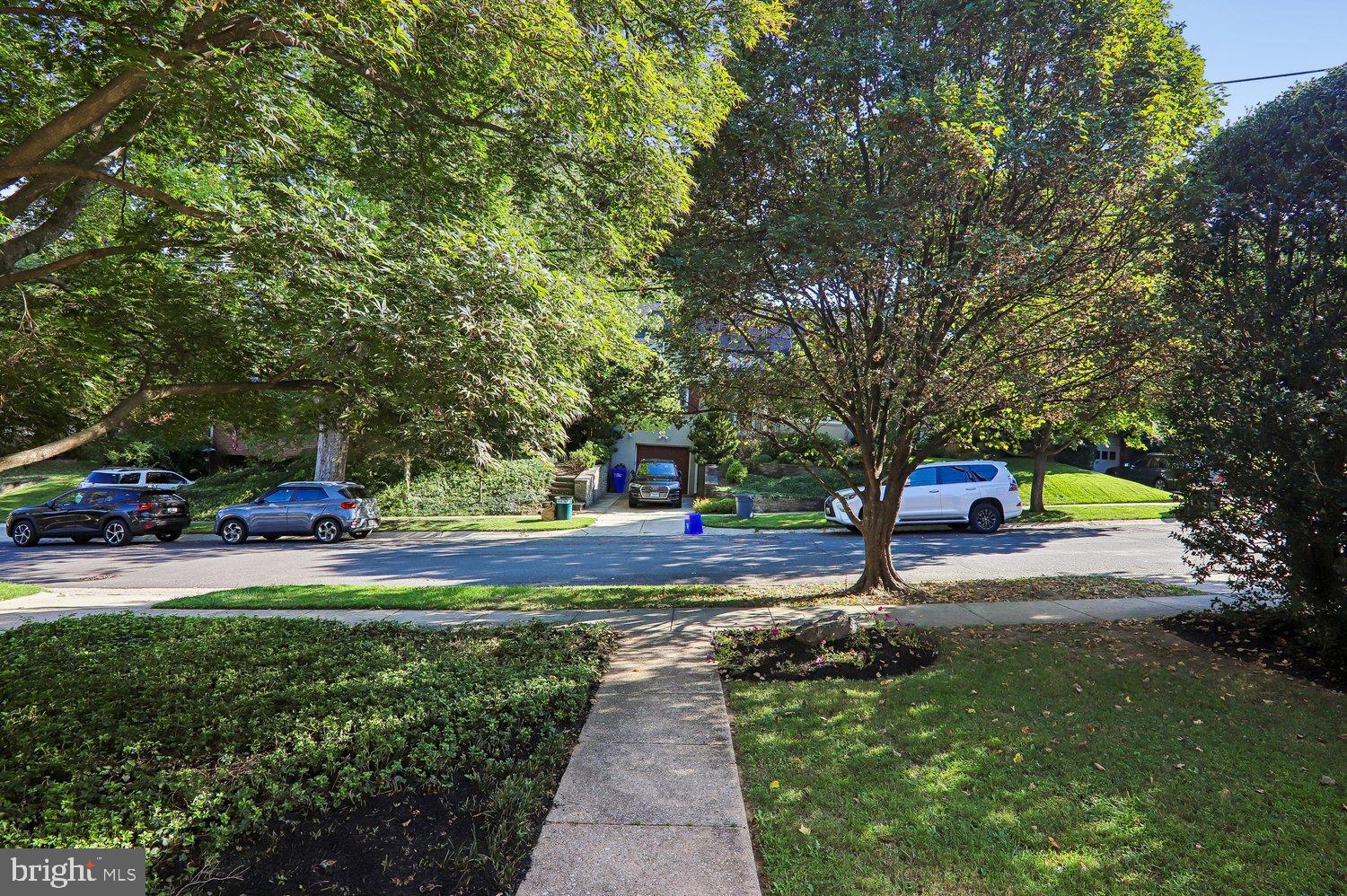 4622 Woodfield Road Bethesda, MD 20814 - Photo 4 of 75 Walk
