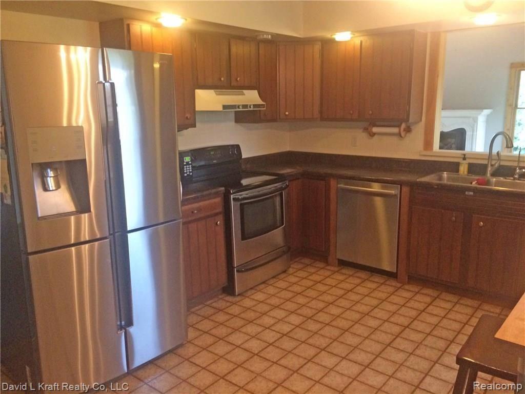 9222 Oeschger Road Sebewaing, MI 48759 - Photo 2 of 25 9222OeschgerKitchen.jpg