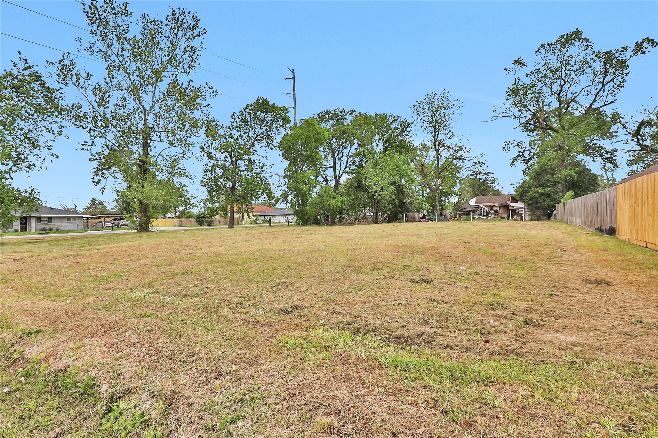 9205-9207 Spaulding Street Houston, TX 77016 - Photo 2 of 10