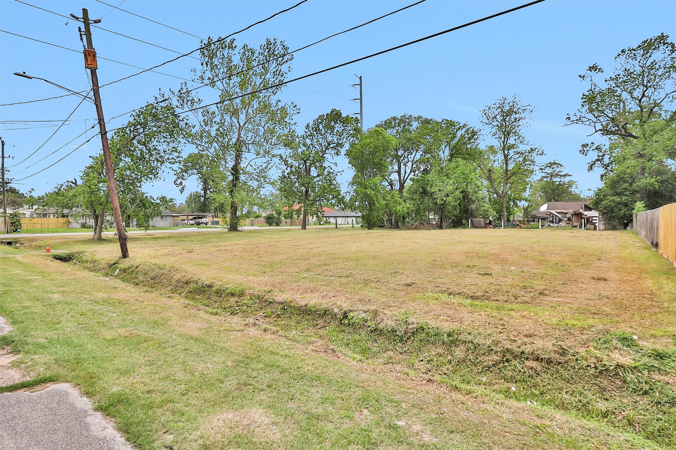 9205-9207 Spaulding Street Houston, TX 77016 - Photo 5 of 10