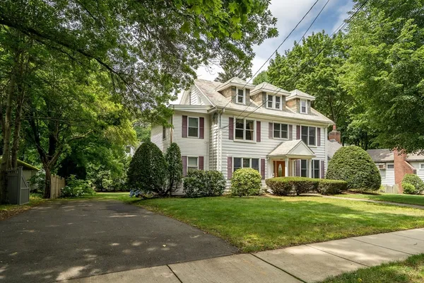 $1,999,000 | 829 Chestnut Street, Newton, MA 02468
