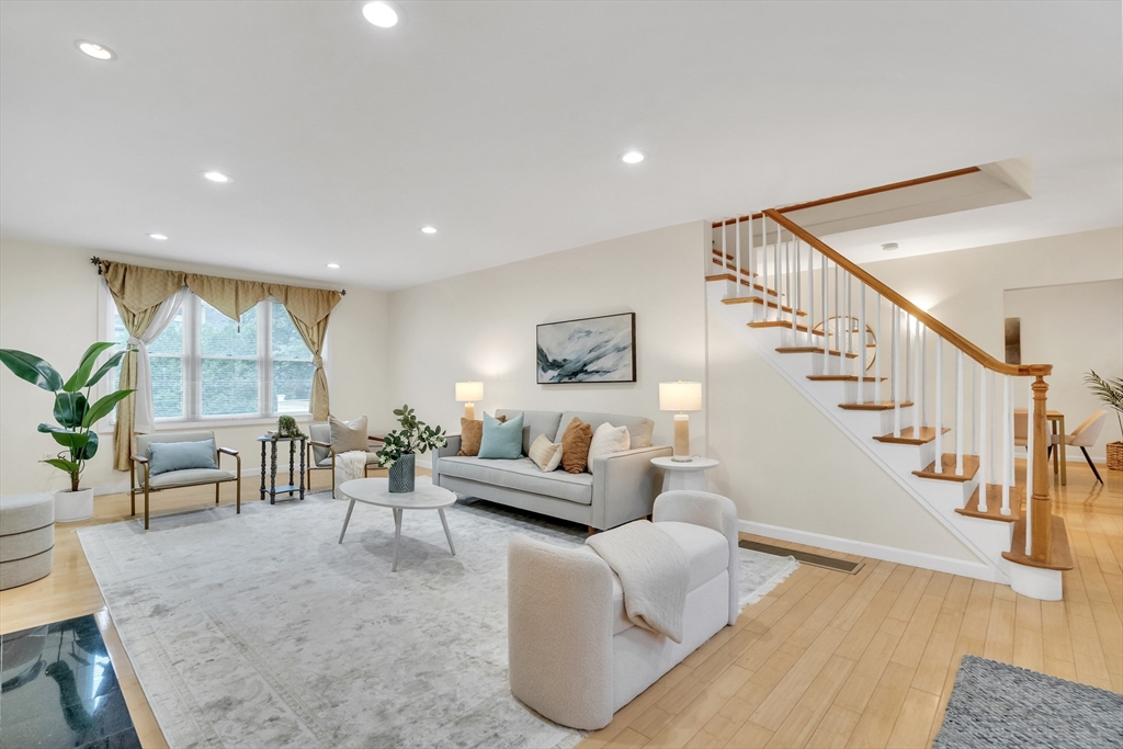 829 Chestnut Street Newton, MA 02468 - Photo 2 of 36