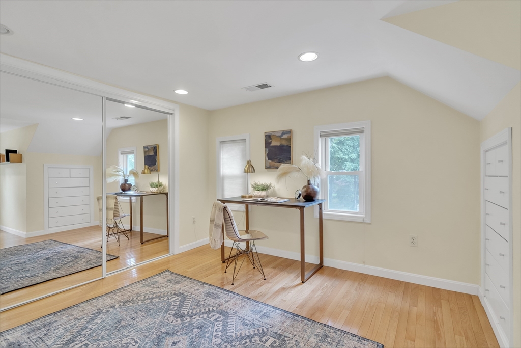 829 Chestnut Street Newton, MA 02468 - Photo 23 of 36