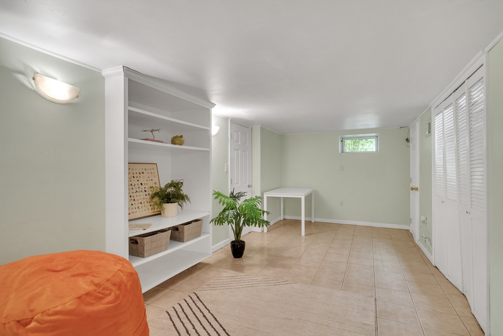 829 Chestnut Street Newton, MA 02468 - Photo 27 of 36