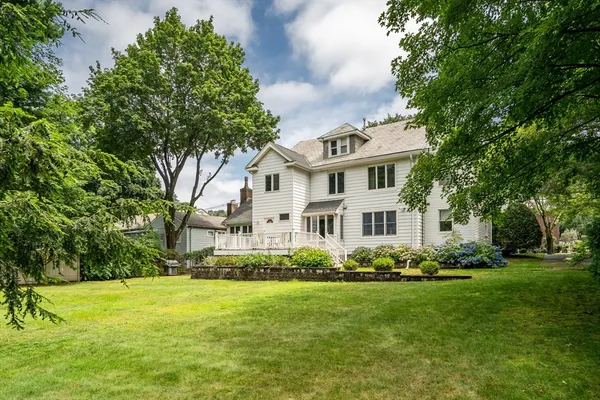$1,999,000 | 829 Chestnut Street, Newton, MA 02468