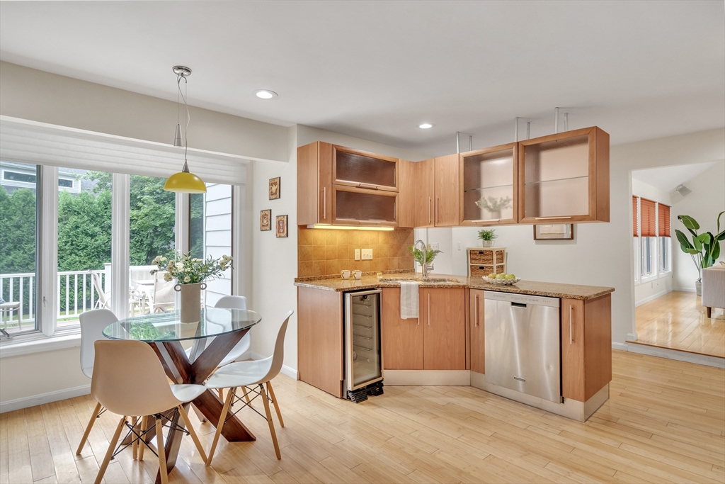 829 Chestnut Street Newton, MA 02468 - Photo 8 of 36