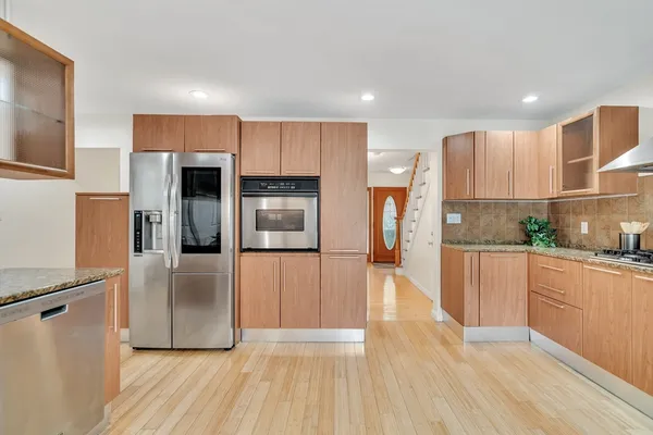 $1,999,000 | 829 Chestnut Street, Newton, MA 02468