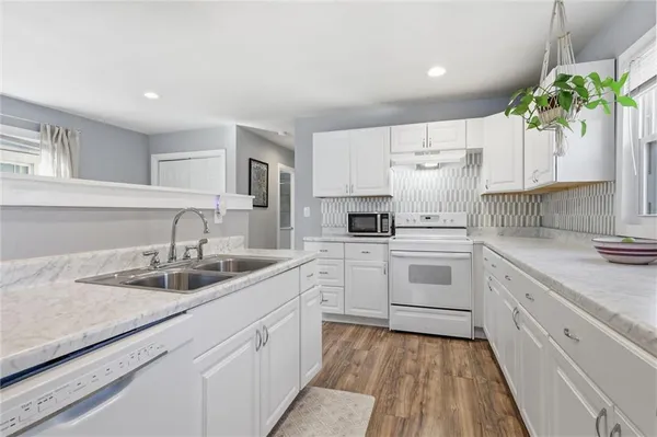$170,000 | 3308 Tracy Avenue, Kansas City, MO 64109