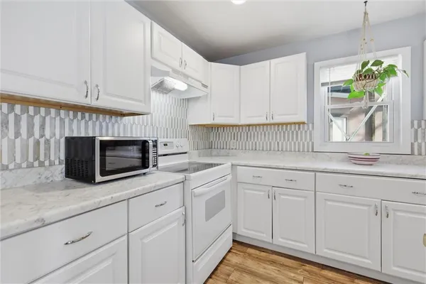 $170,000 | 3308 Tracy Avenue, Kansas City, MO 64109