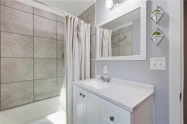 $170,000 | 3308 Tracy Avenue, Kansas City, MO 64109