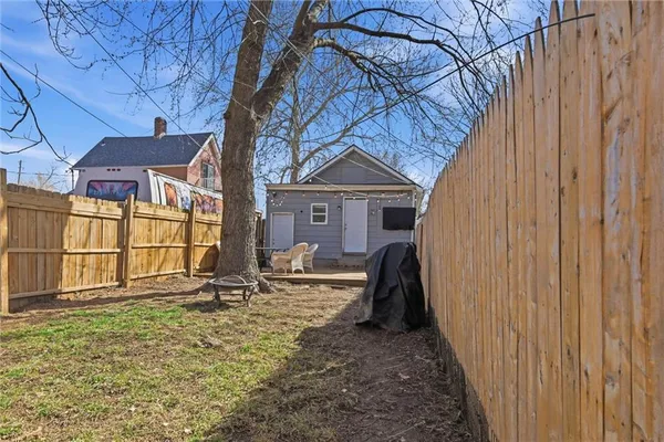 $170,000 | 3308 Tracy Avenue, Kansas City, MO 64109