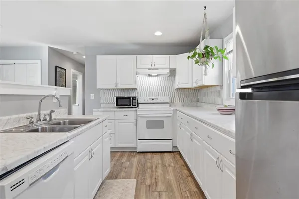 $170,000 | 3308 Tracy Avenue, Kansas City, MO 64109