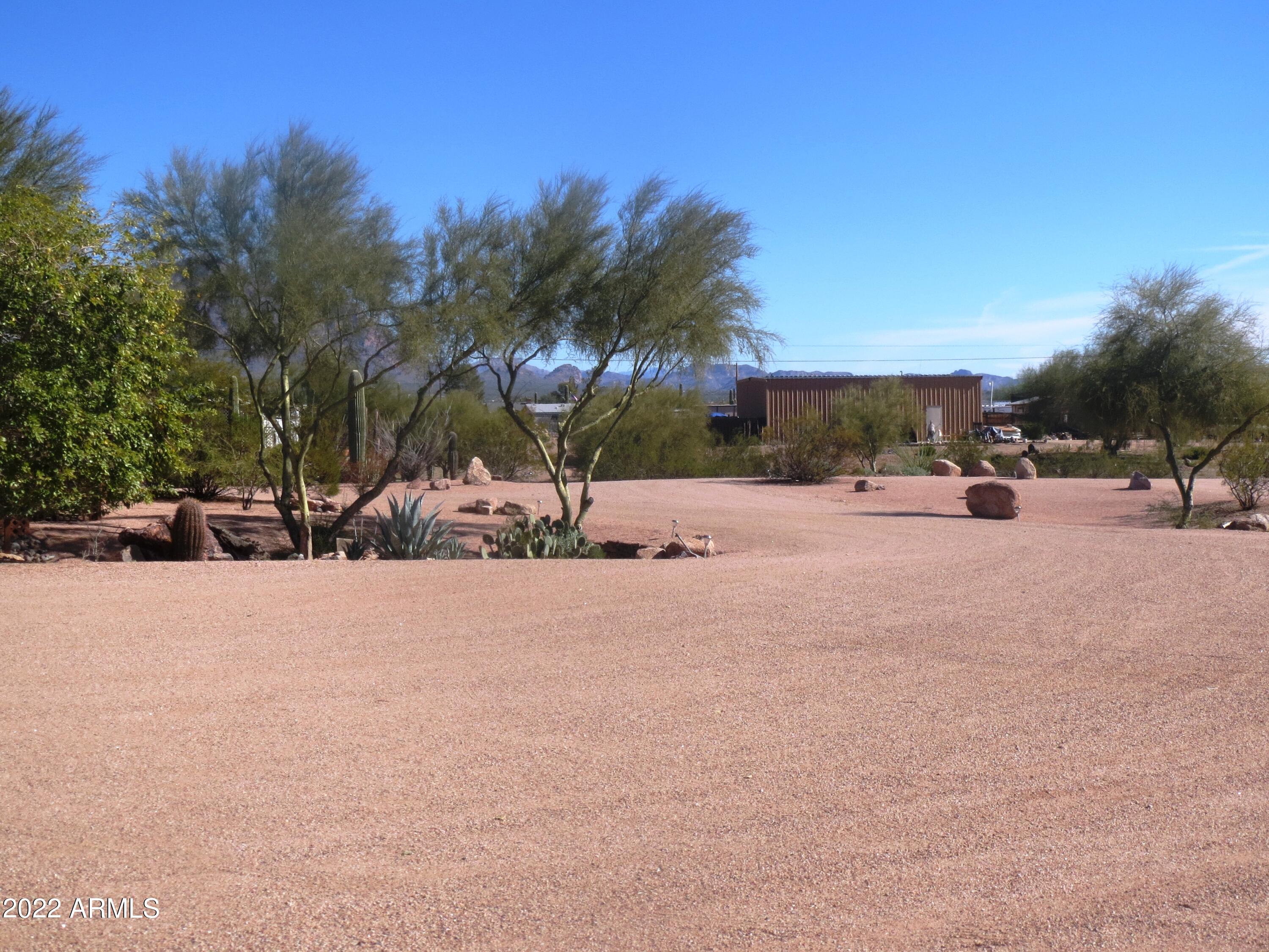 960 South Wickiup Road Apache Junction, AZ 85119 - Photo 5 of 53 FrontDriveway_1