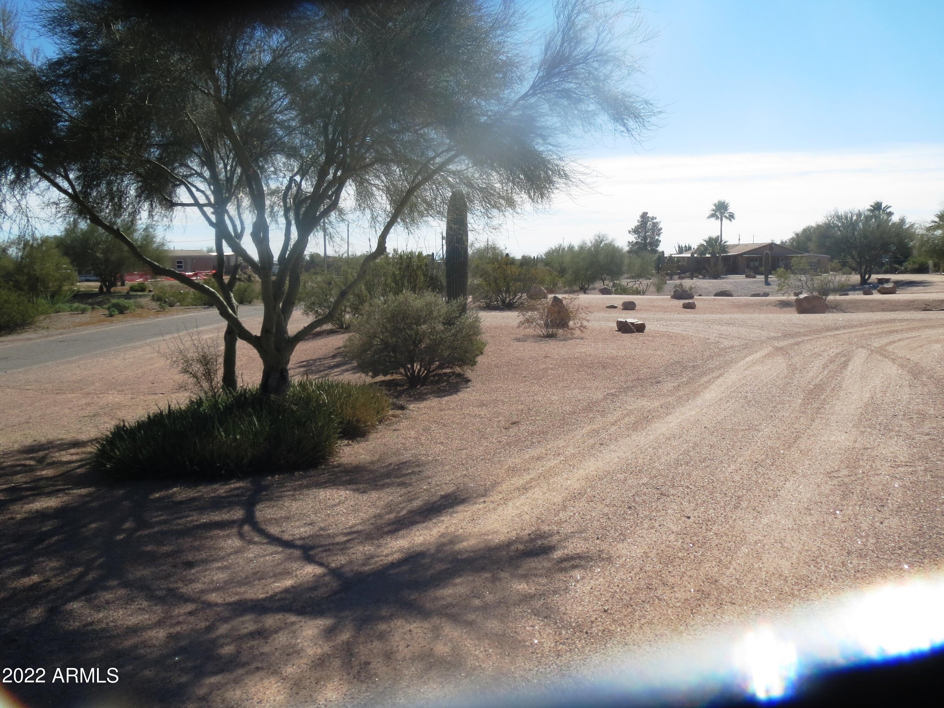 960 South Wickiup Road Apache Junction, AZ 85119 - Photo 6 of 53 FrontDriveway-2