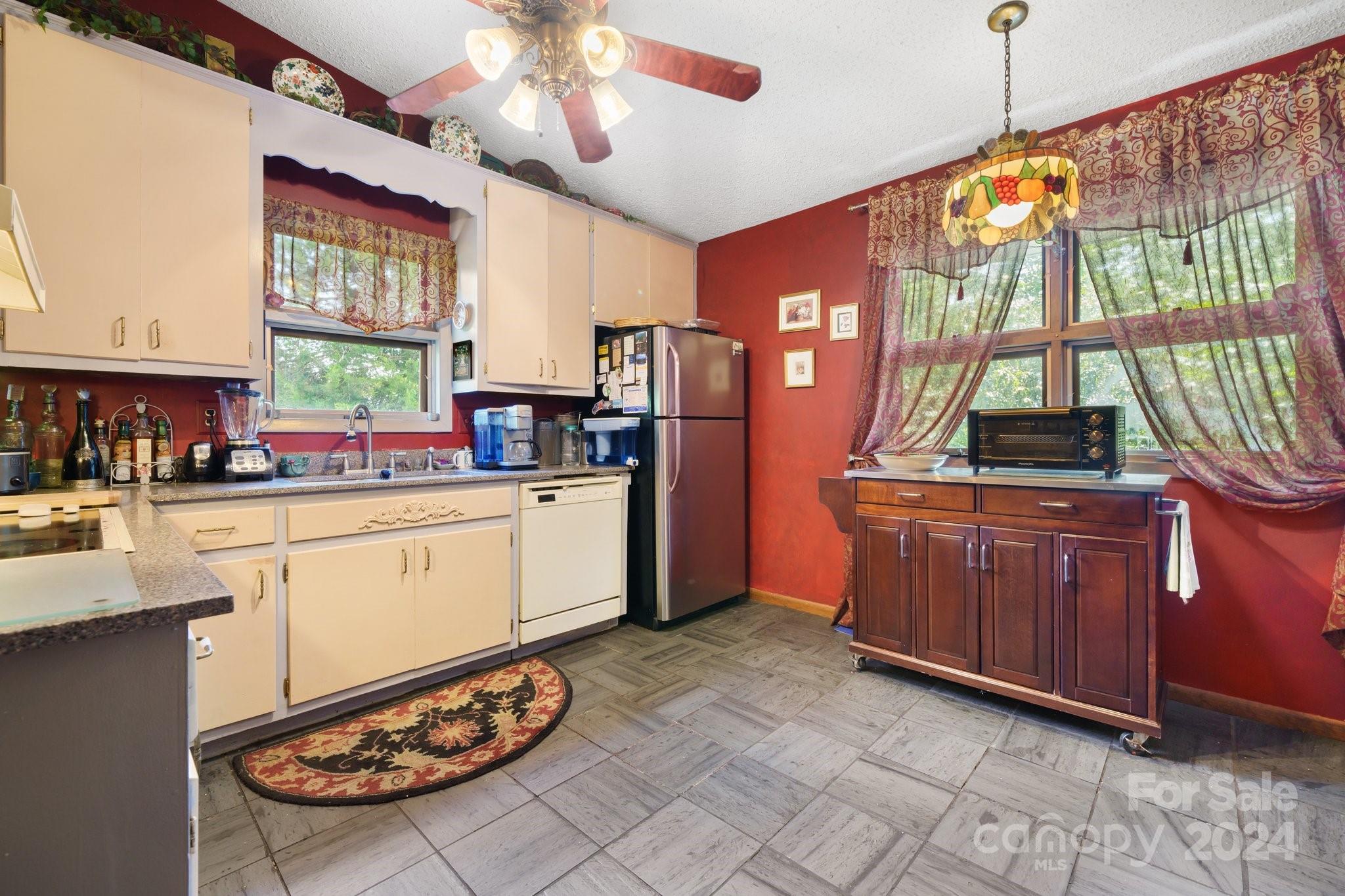 50 Skyline Road Hickory, NC 28601 - Photo 10 of 43 Gallery Image 10