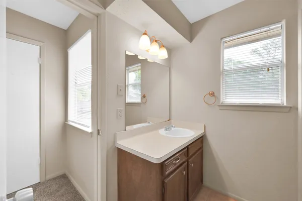 $1,250 | 1603 Hazelwood Street, Unit B, Conroe, TX 77301