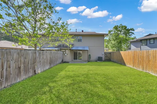 $1,250 | 1603 Hazelwood Street, Unit B, Conroe, TX 77301