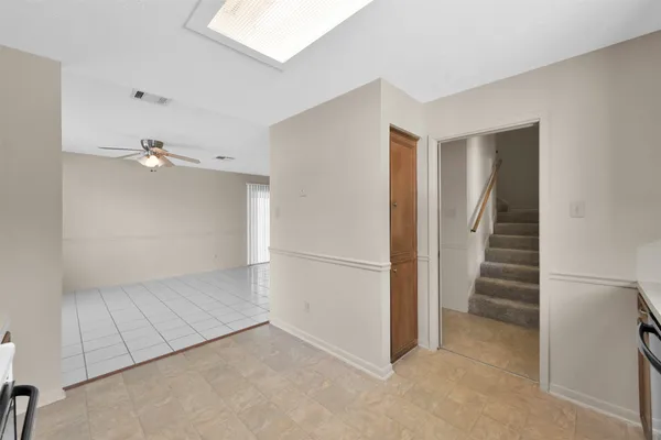 $1,250 | 1603 Hazelwood Street, Unit B, Conroe, TX 77301