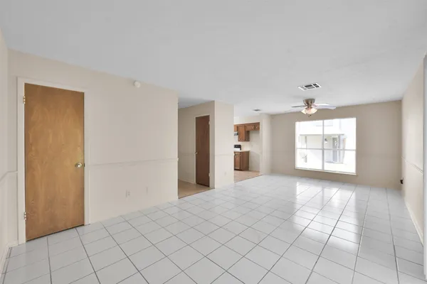 $1,250 | 1603 Hazelwood Street, Unit B, Conroe, TX 77301