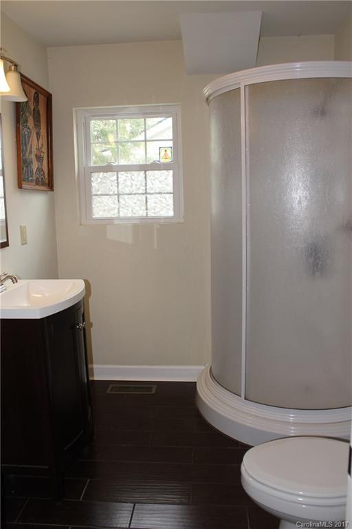 356 Deaverview Road Asheville, NC 28806 - Photo 14 of 22 Gallery Image 14