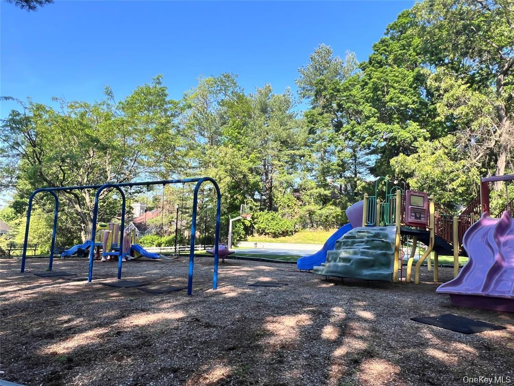 102 Boulder Ridge Road Scarsdale, NY 10583 - Photo 27 of 32