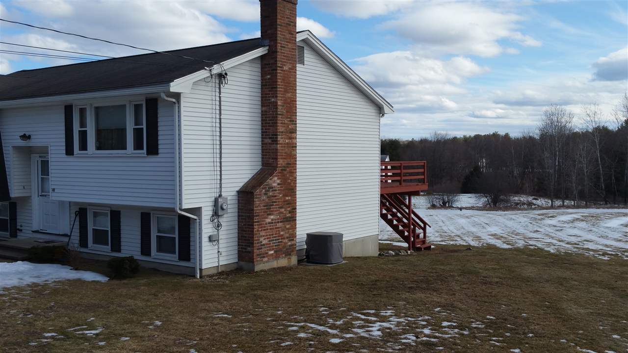 40 South Road Londonderry, NH 03053 - Photo 3 of 28