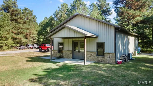 $1,375,000 | 1355 Ridgeway Drive, Benton, MO 63736