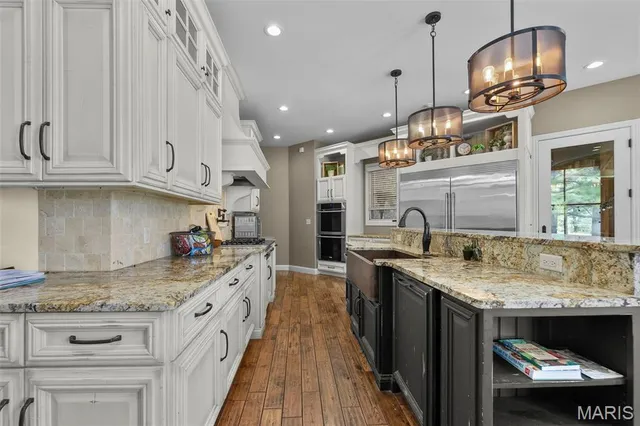 $1,425,000 | 1355 Ridgeway Drive, Benton, MO 63736