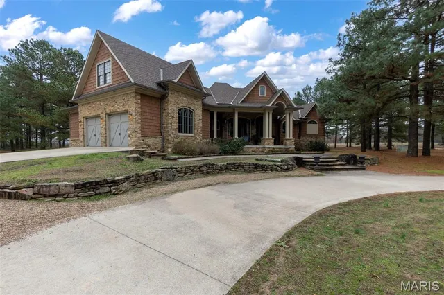 $1,425,000 | 1355 Ridgeway Drive, Benton, MO 63736