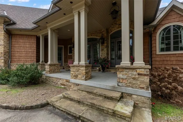 $1,375,000 | 1355 Ridgeway Drive, Benton, MO 63736