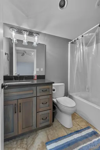 $1,425,000 | 1355 Ridgeway Drive, Benton, MO 63736