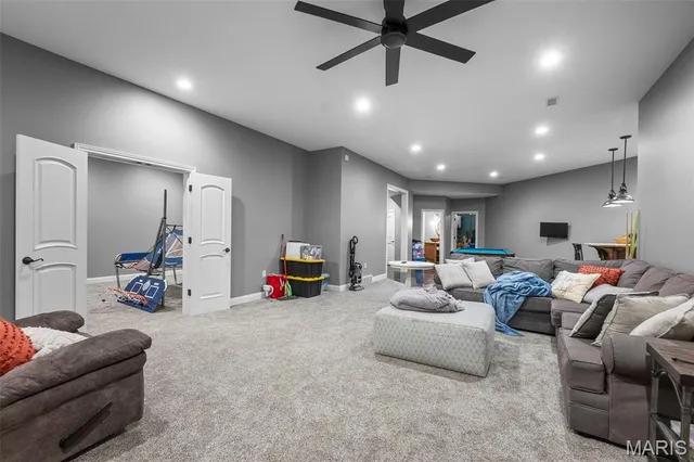 $1,425,000 | 1355 Ridgeway Drive, Benton, MO 63736