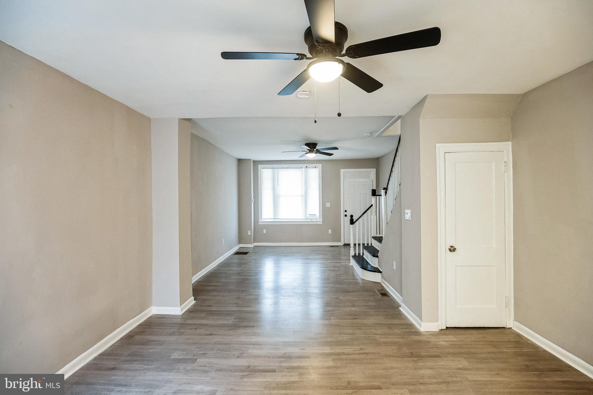 6905 Forrest Avenue Philadelphia, PA 19138 - Photo 10 of 26 Dining & Living Areas