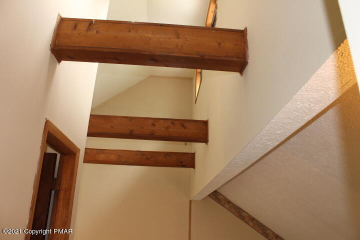 709 Edgewood Road Tobyhanna, PA 18466 - Photo 20 of 55 a view of entryway