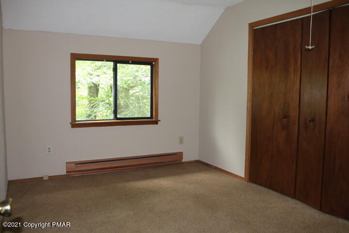 709 Edgewood Road Tobyhanna, PA 18466 - Photo 35 of 55 an empty room with windows