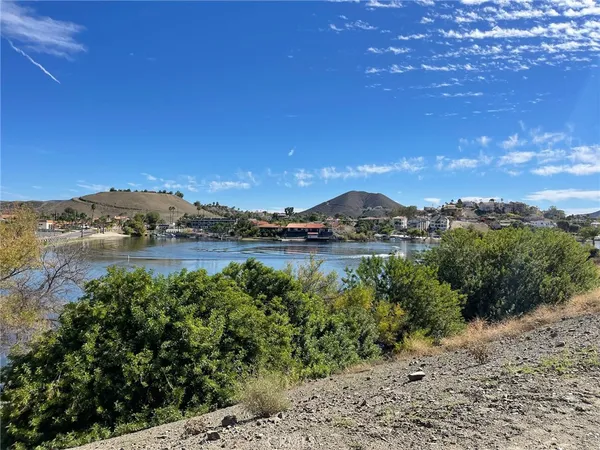 $2,400 | 29000 Scout Court, Canyon Lake, CA 92587