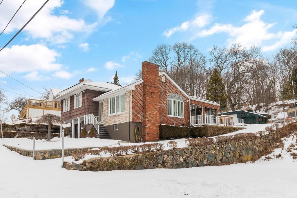 57 Moon Road Lynn, MA 01904 - Photo 3 of 30 Gallery Image 3